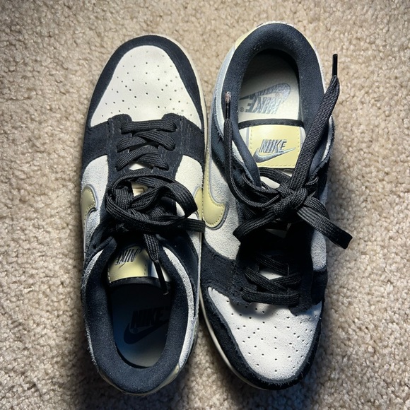 Nike Women's Dunk lows - Picture 2 of 6